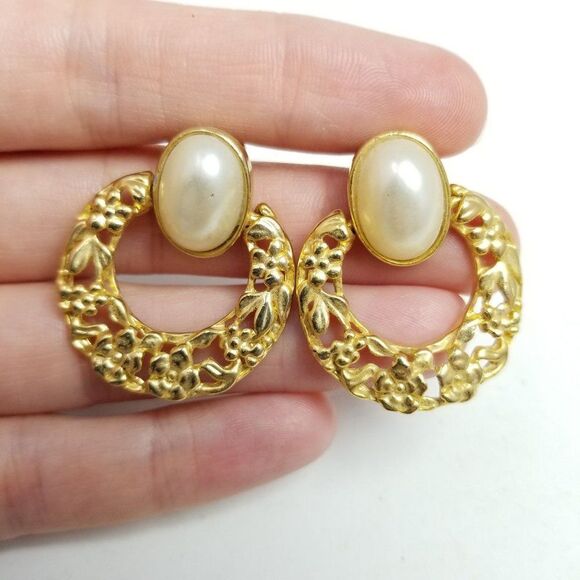 Vintage Gold Tone and Faux Pearl Door Knocker Style Stud Earrings, Retro 80s - Picture 5 of 6